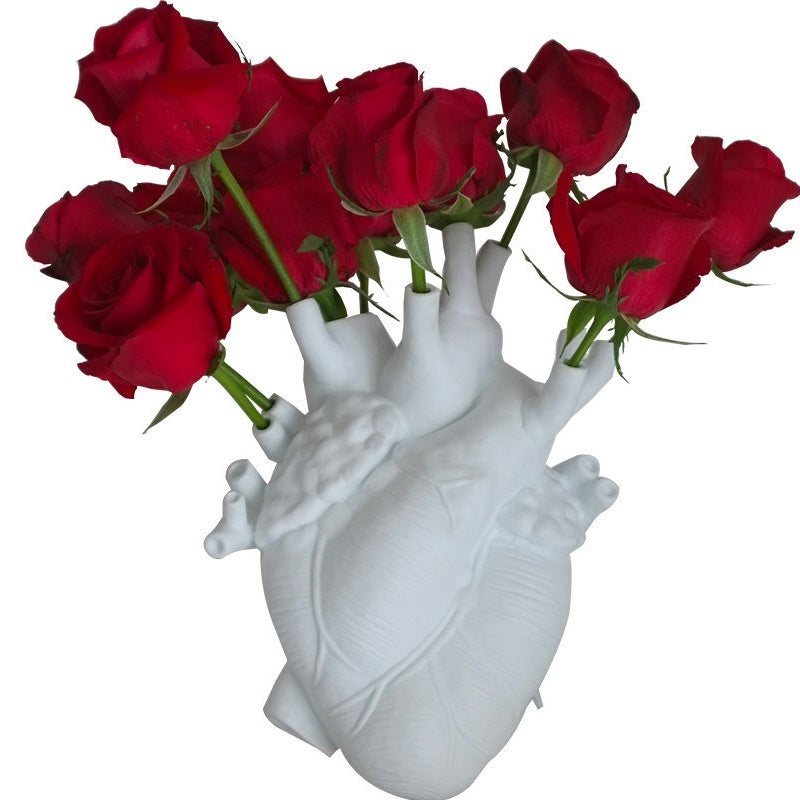 Nordic Heart-Sculpted Resin Vase